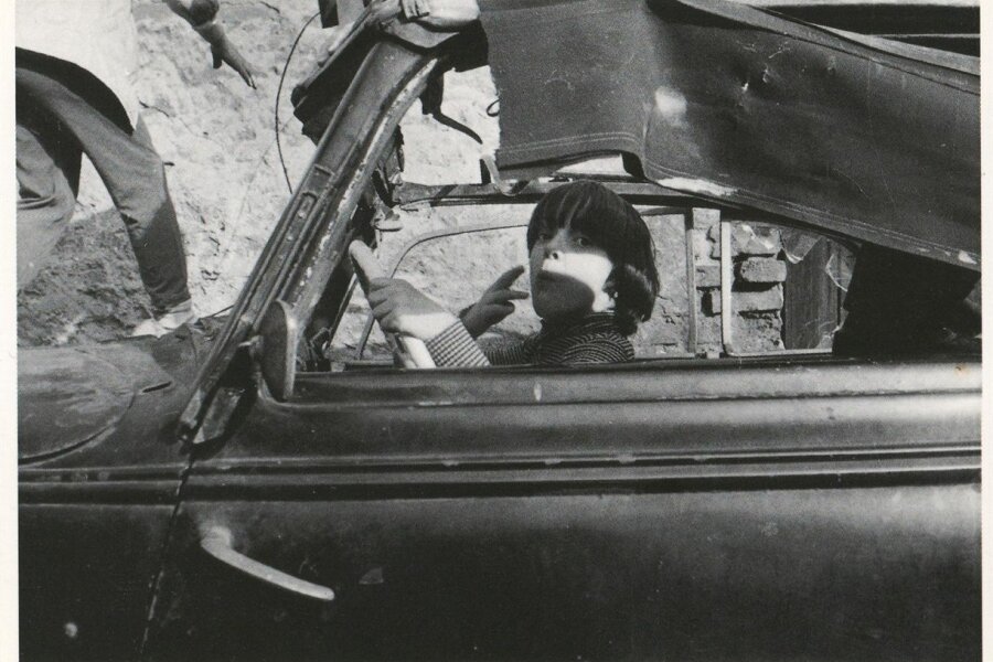 pohlednice s dílem: Dagmar Hochová, z cyklu: Děti, 1985